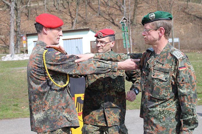 Kordeln, Litzen und der Ursprung des Wortes "Spieß"